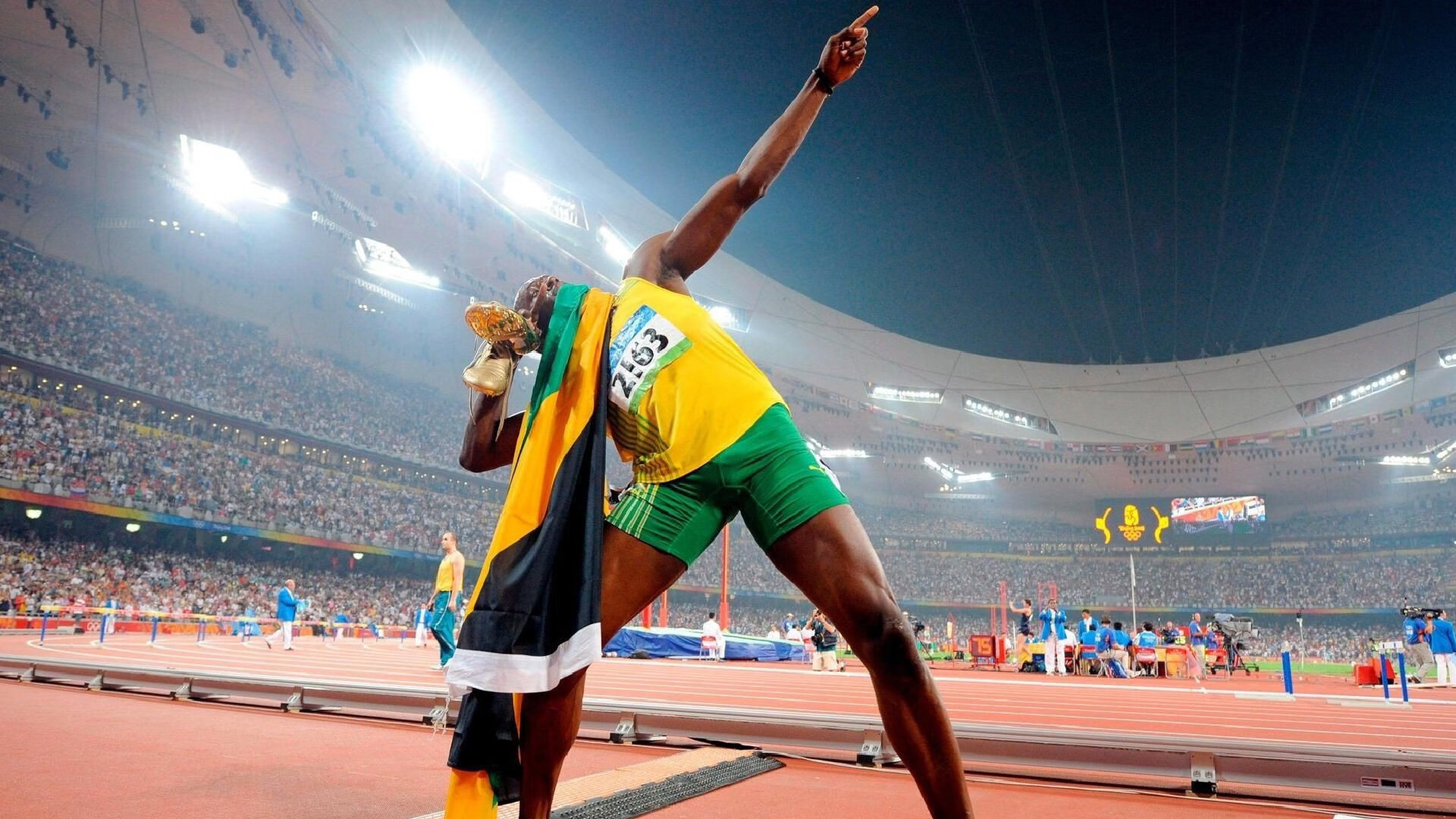 “六人制袋棍球：观众现场感受速度与力量的完美融合”